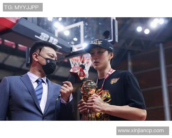 足球暖心瞬间VS CBA感动时刻，对比引发网友热议